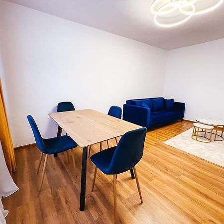 Quickspace Modern Concept Бухарест Екстер'єр фото