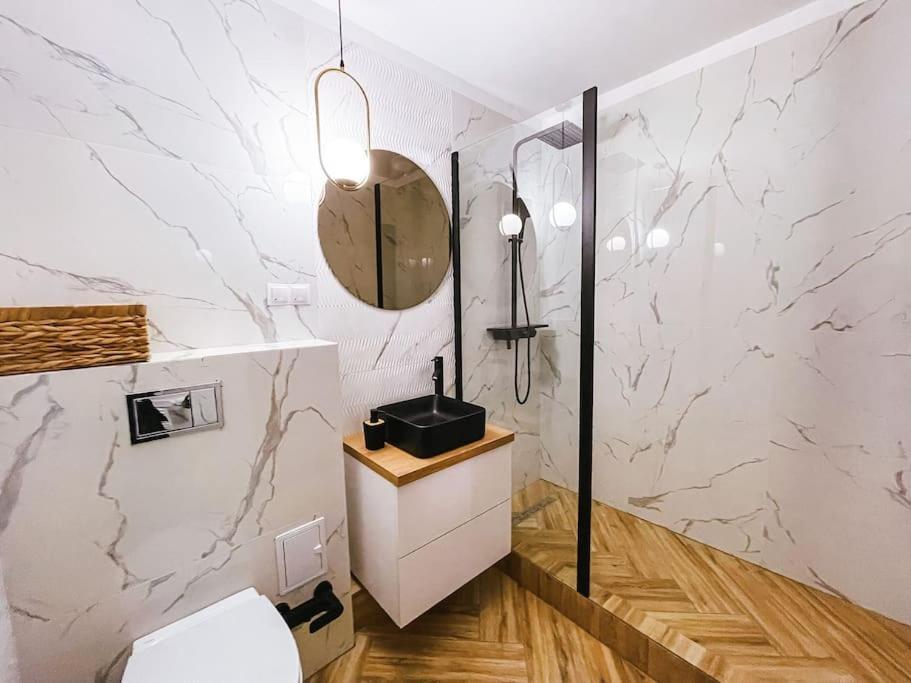 Quickspace Modern Concept Бухарест Екстер'єр фото