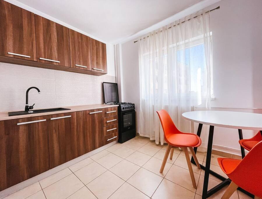 Quickspace Modern Concept Бухарест Екстер'єр фото